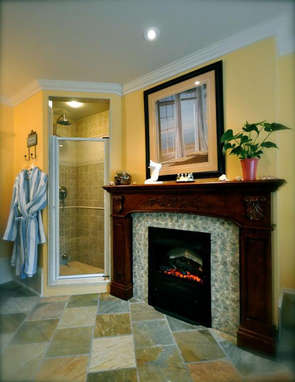 Creighton Manor Inn Bed & Breakfast Orillia Esterno foto
